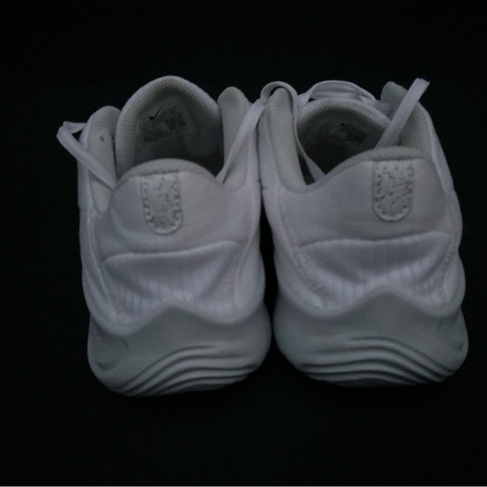 Nike Womens White Sneakers size 9 - Picture 2 of 4